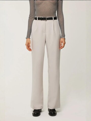 Hiccup - Loosefit Calças com pregas em bege
