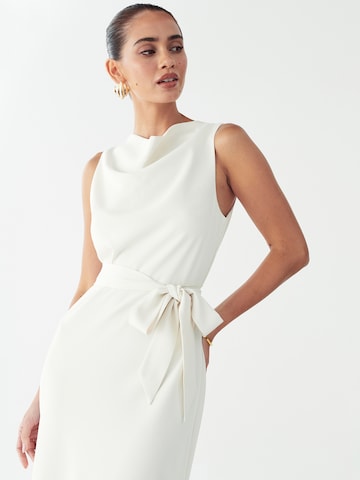 Rochie 'REANE' de la Willa pe alb