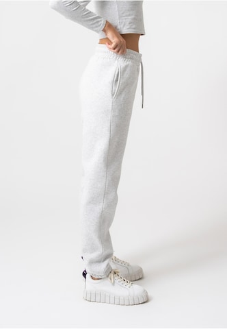 Tapered Pantaloni di OH APRIL in grigio