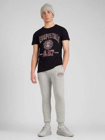 AÉROPOSTALE Tapered Sporthose in Grau