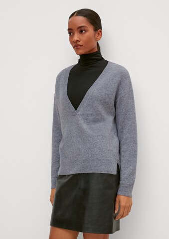 COMMA Sweater in Grey: front