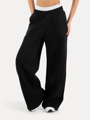 Smilodox Loosefit Broek in Zwart: voorkant