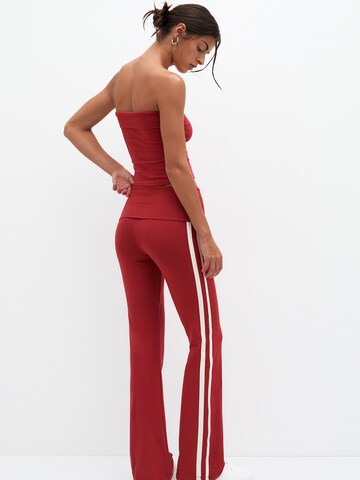 Pull&Bear Flared Broek in Rood