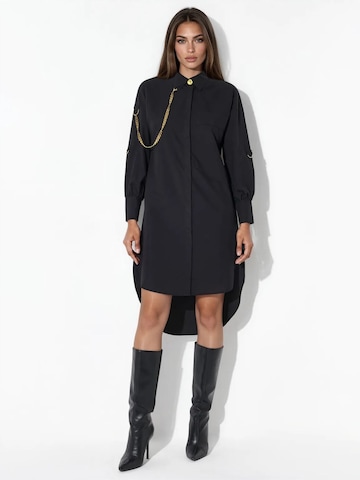 MSN Collection - Vestidos camiseiros em preto: frente