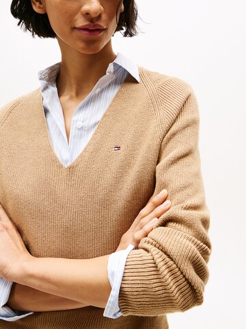 TOMMY HILFIGER Pullover in Braun