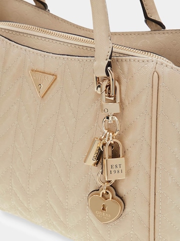 GUESS Umhängetasche 'Stacey' in Beige
