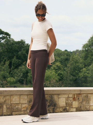 self. Wide Leg Hose in Braun