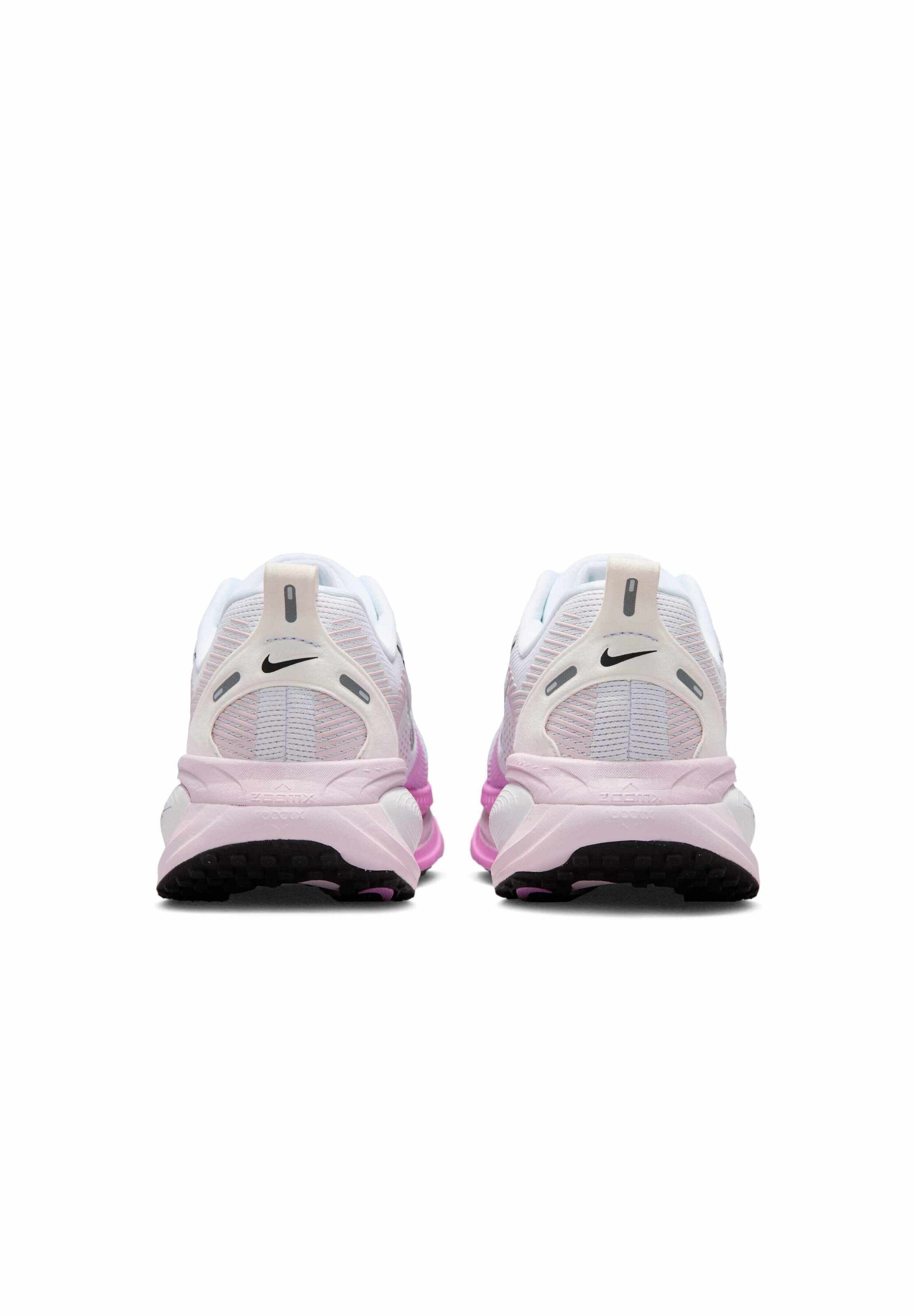 NIKE Jooksujalats 'Vomero 18', värv valge