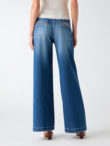 GUESS Wide Leg Jeans 'W6YAJGD1355' i blå