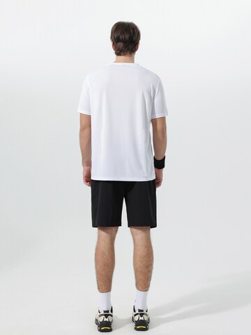 YOUTHUP Performance Shirt 'Feuchtleit' in White