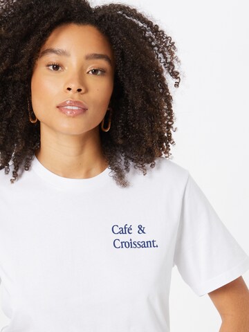 T-shirt 'Café & Croissant' Les Petits Basics en blanc