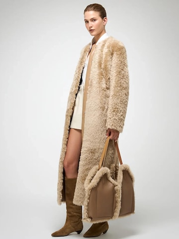 V S P Wintermantel 'Inesse' in Beige