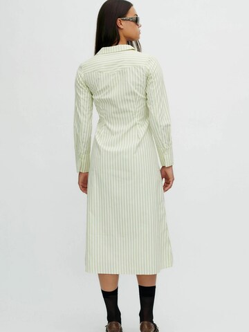 Robe ' FriggeRS ' Résumé en blanc