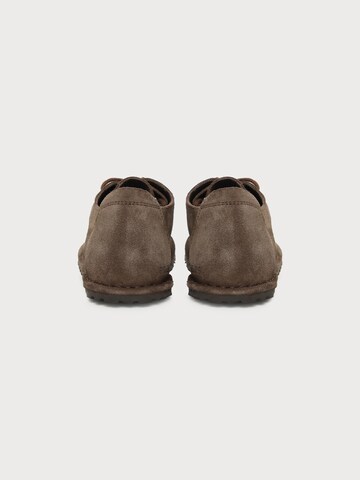 Mocasini 'Utti Lace' de la BIRKENSTOCK pe maro