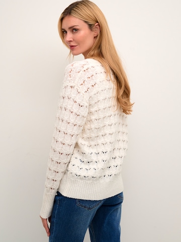 Geacă tricotată 'Elena' de la Kaffe pe alb