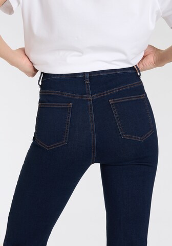 ARIZONA Flared Jeans in Blau