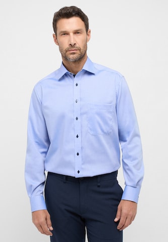 Coupe regular Chemise ETERNA en bleu : devant