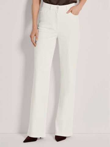MADELEINE Regular Jeans in White: front