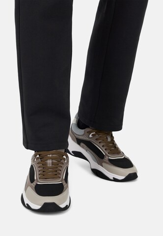 Baskets basses Boggi Milano en marron : devant