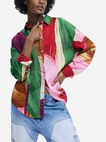 Maglietta 'CAM_TUTIFRUTTI 26SWCWX4' di Desigual in verde: frontale