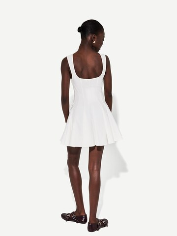 Robe d’été Bershka en blanc