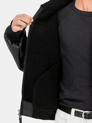 ALPHA INDUSTRIES Between-Season Jacket in Black