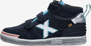 MUNICH Sneakers 'Klittenband Hoog' in Blue: front