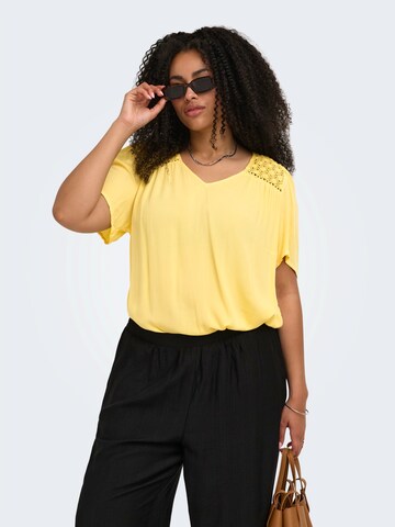 ONLY Carmakoma - Blusa 'CARSELASI' en amarillo: frente