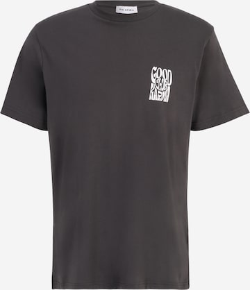 OH APRIL T-shirt i grå: framsida