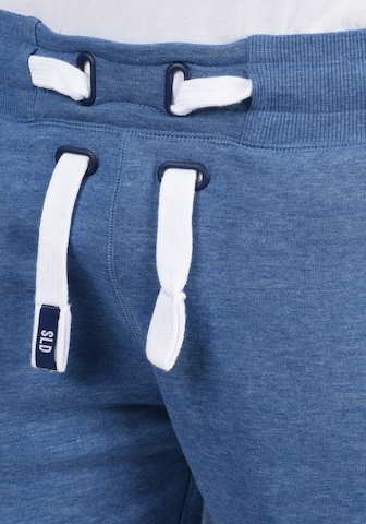 !Solid Regular Sweatshorts 'Benjamin' in Blau