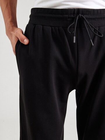 Hackett London Конический (Tapered) Штаны 'ESSENTIAL' в Черный