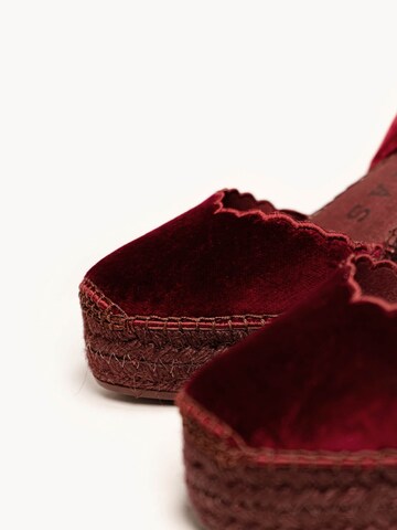 Alhamas Pumps 'Alpargata Cuña 8 cm Terciopelo' in Rood