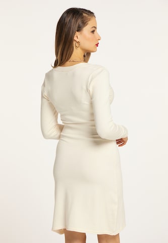 faina Трикотажное платье в Белый