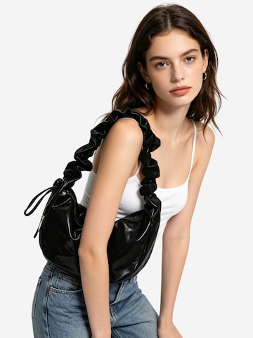 Magicshe Shoulder Bag in Black