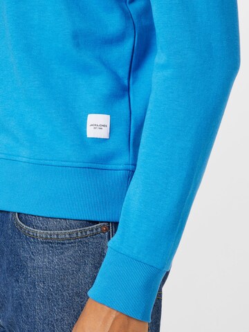 JACK & JONES Sweatshirt i blå