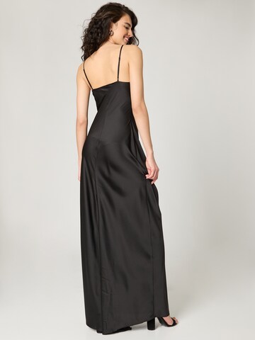 Guido Maria Kretschmer Women - Vestido de noche 'Fergie' en negro