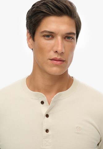 T-Shirt 'Classic Essential Grandad' Superdry en beige
