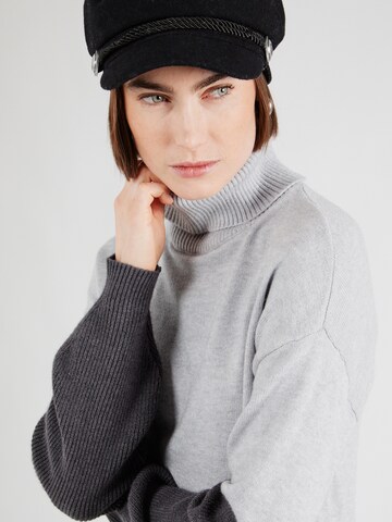 VILA Sweater 'VIRIL' in Grey