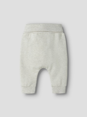 Tapered Pantaloni 'NBNOBBAS' di NAME IT in grigio