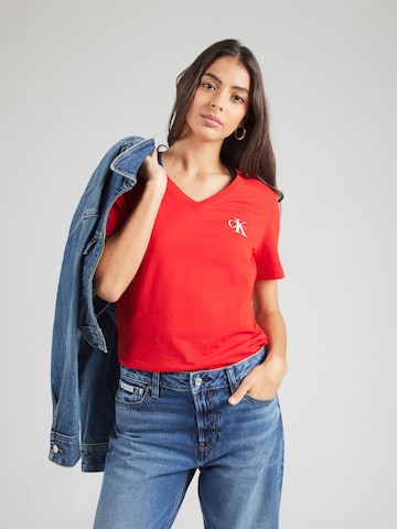 Tricou de la Calvin Klein Jeans pe roșu: față