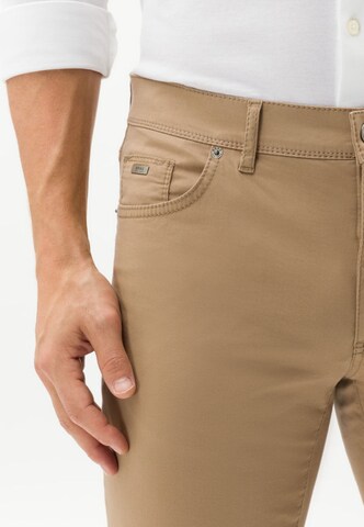 BRAX Regular Broek 'Cadiz' in Bruin