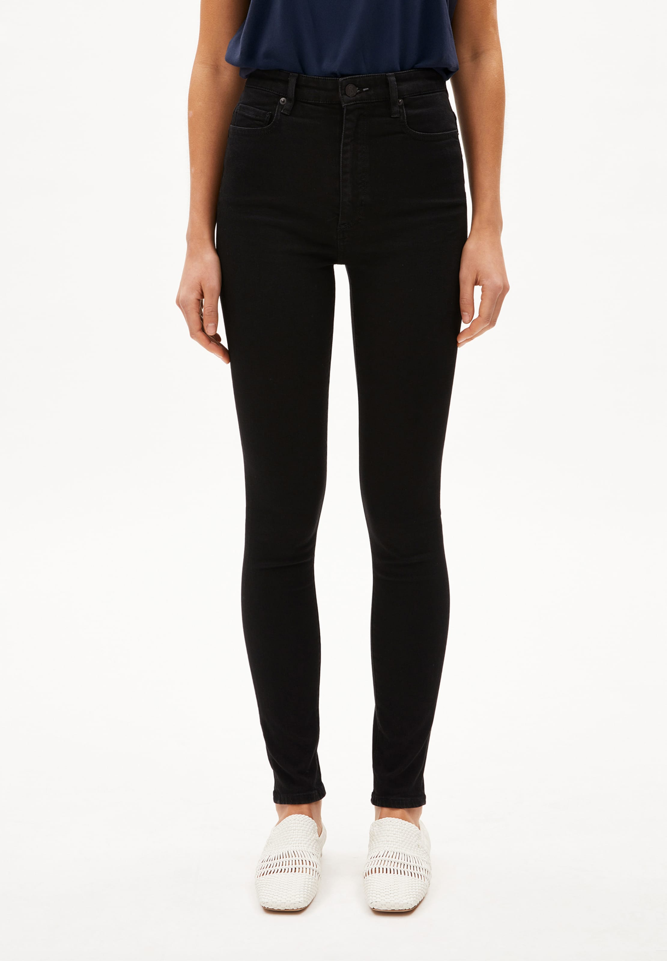 ARMEDANGELS Skinny Jeans 'Ingaa' in Black: front