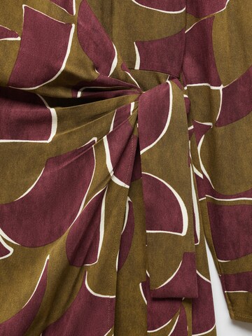 Rochie 'Madie' de la MANGO pe roșu