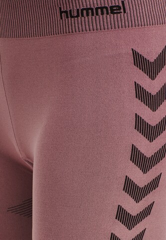 Skinny Pantaloni sportivi di Hummel in rosa