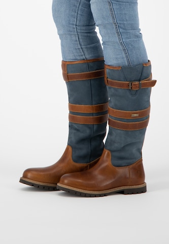 Travelin Boots in Blue: front