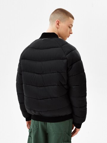 Veste mi-saison Bershka en noir