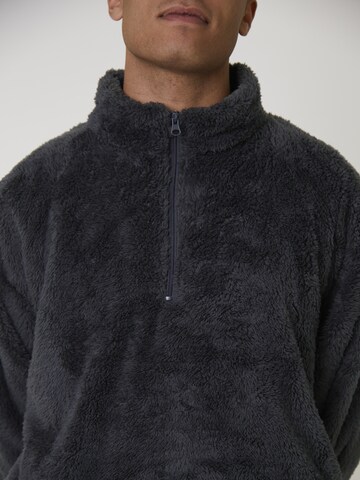 Loungeable Pullover in Grau