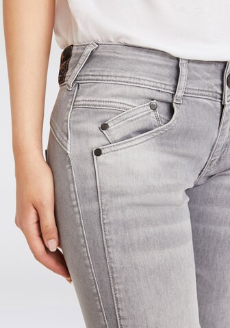 Herrlicher Slimfit Jeansy 'Gila' w kolorze szary