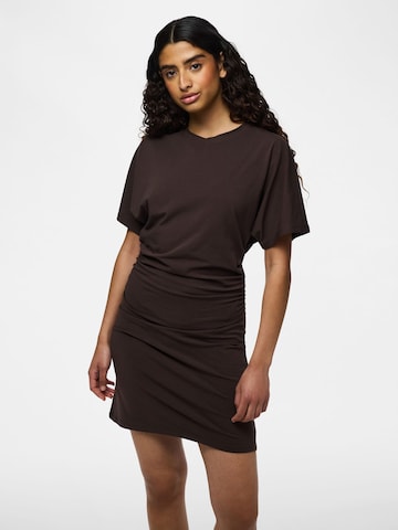 PIECES - Vestido 'PCalli' en marrón: frente