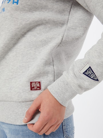 Superdry Sweatshirt in Grau